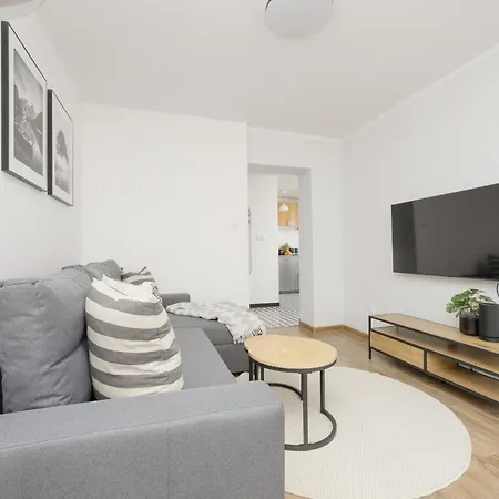 Apartment Elegant Grey Wspolna Srodmiescie In By Renters *
