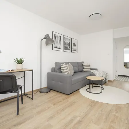 Elegant Grey Wspolna Srodmiescie In By Renters Apartment *